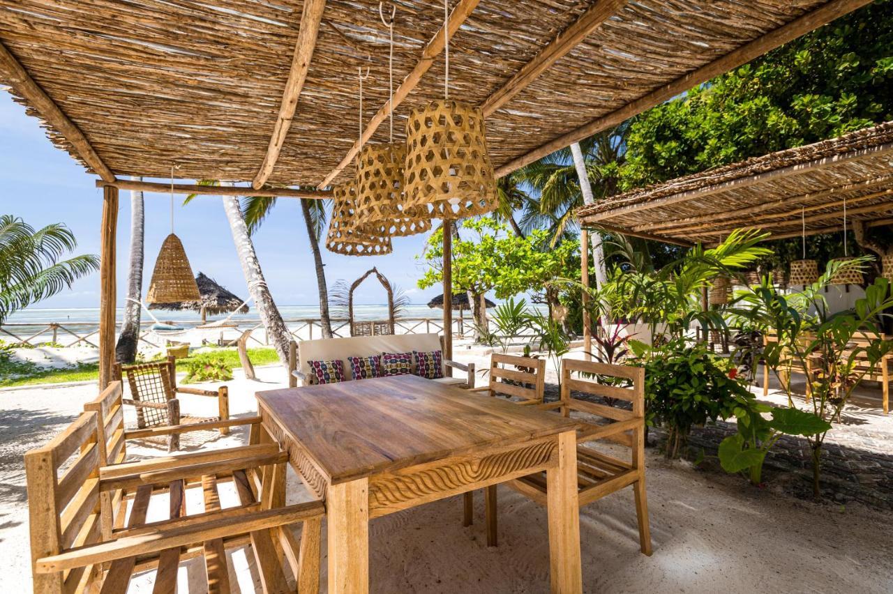Kima Serviced Beach House & Suites 브웨주 외부 사진