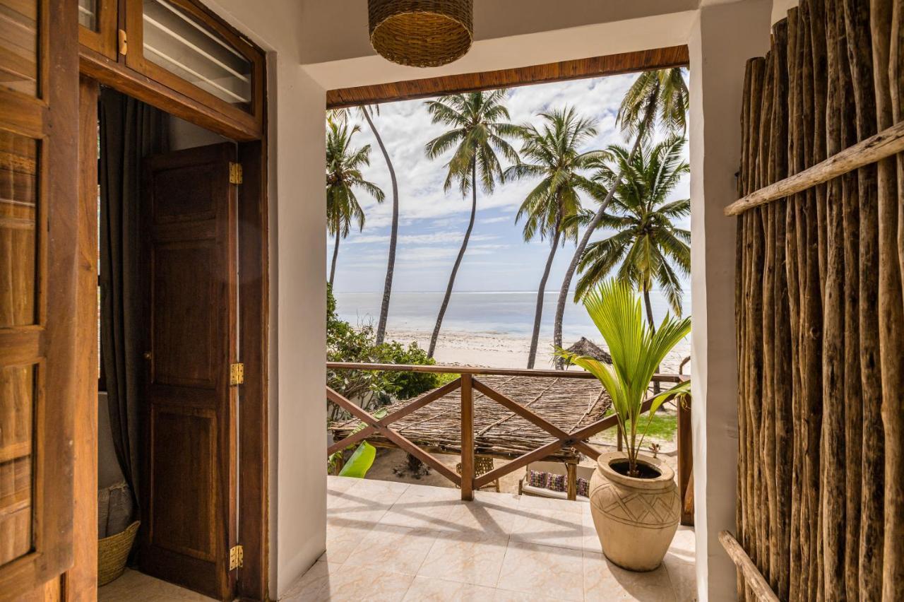 Kima Serviced Beach House & Suites 브웨주 외부 사진
