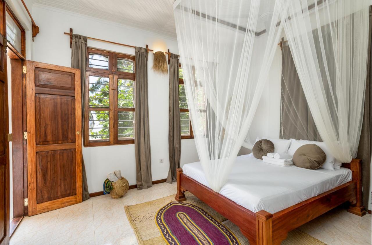 Kima Serviced Beach House & Suites 브웨주 외부 사진