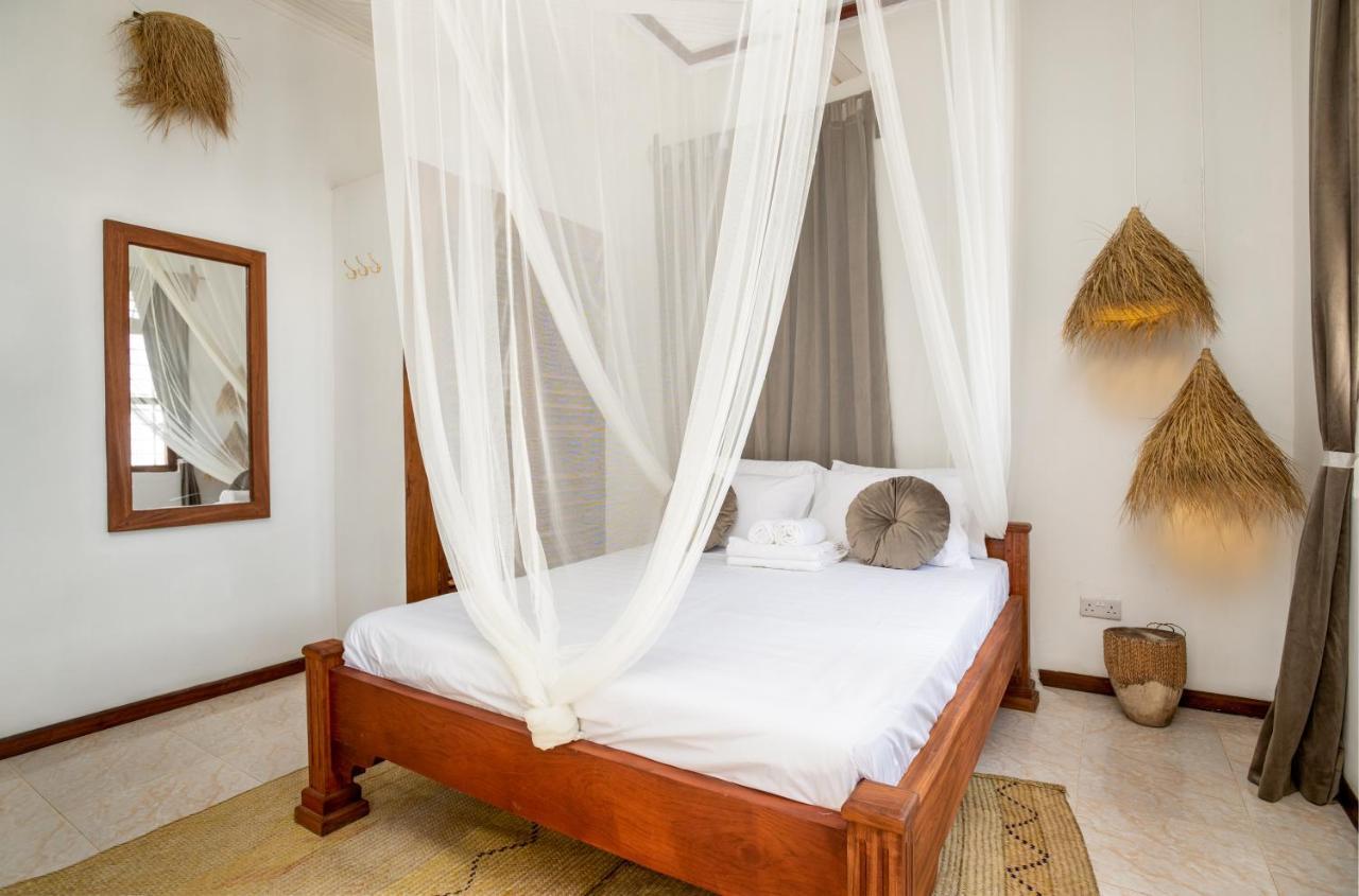 Kima Serviced Beach House & Suites 브웨주 외부 사진