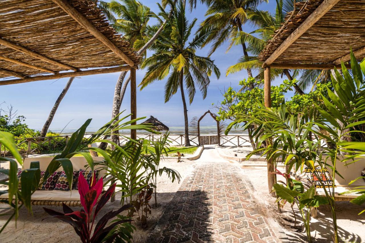 Kima Serviced Beach House & Suites 브웨주 외부 사진