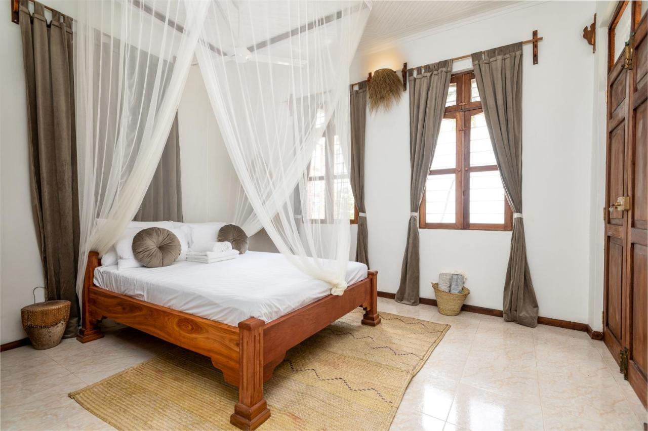 Kima Serviced Beach House & Suites 브웨주 외부 사진