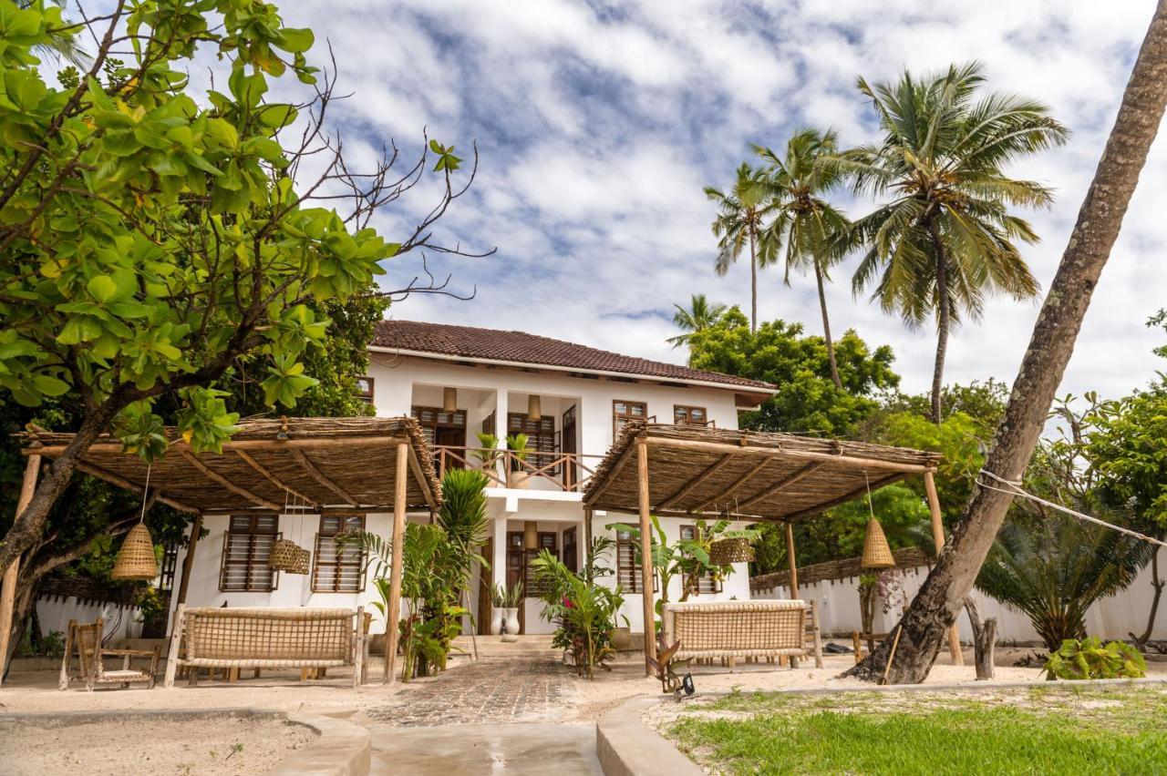 Kima Serviced Beach House & Suites 브웨주 외부 사진