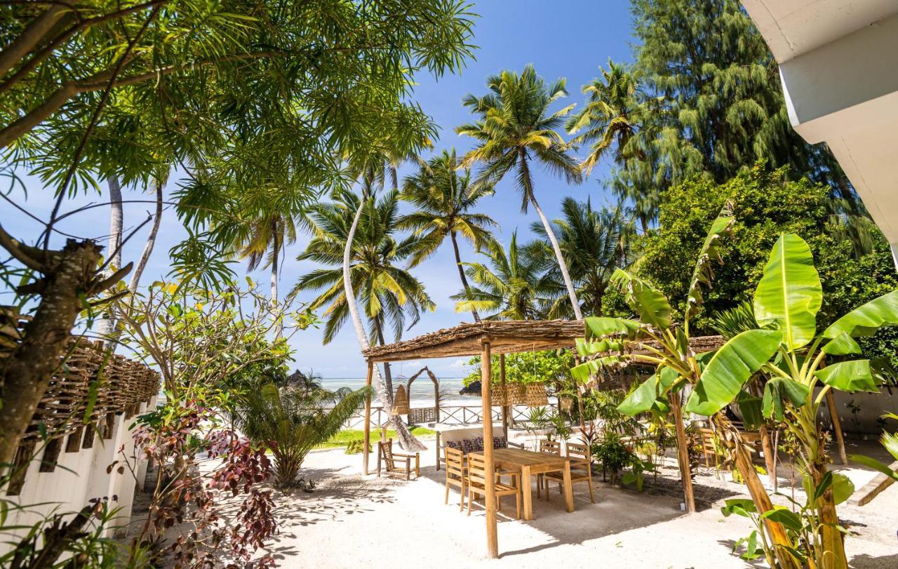 Kima Serviced Beach House & Suites 브웨주 외부 사진