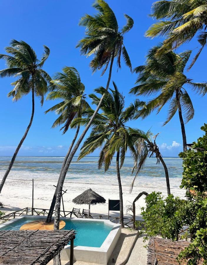Kima Serviced Beach House & Suites 브웨주 외부 사진