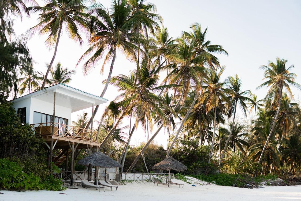 Kima Serviced Beach House & Suites 브웨주 외부 사진