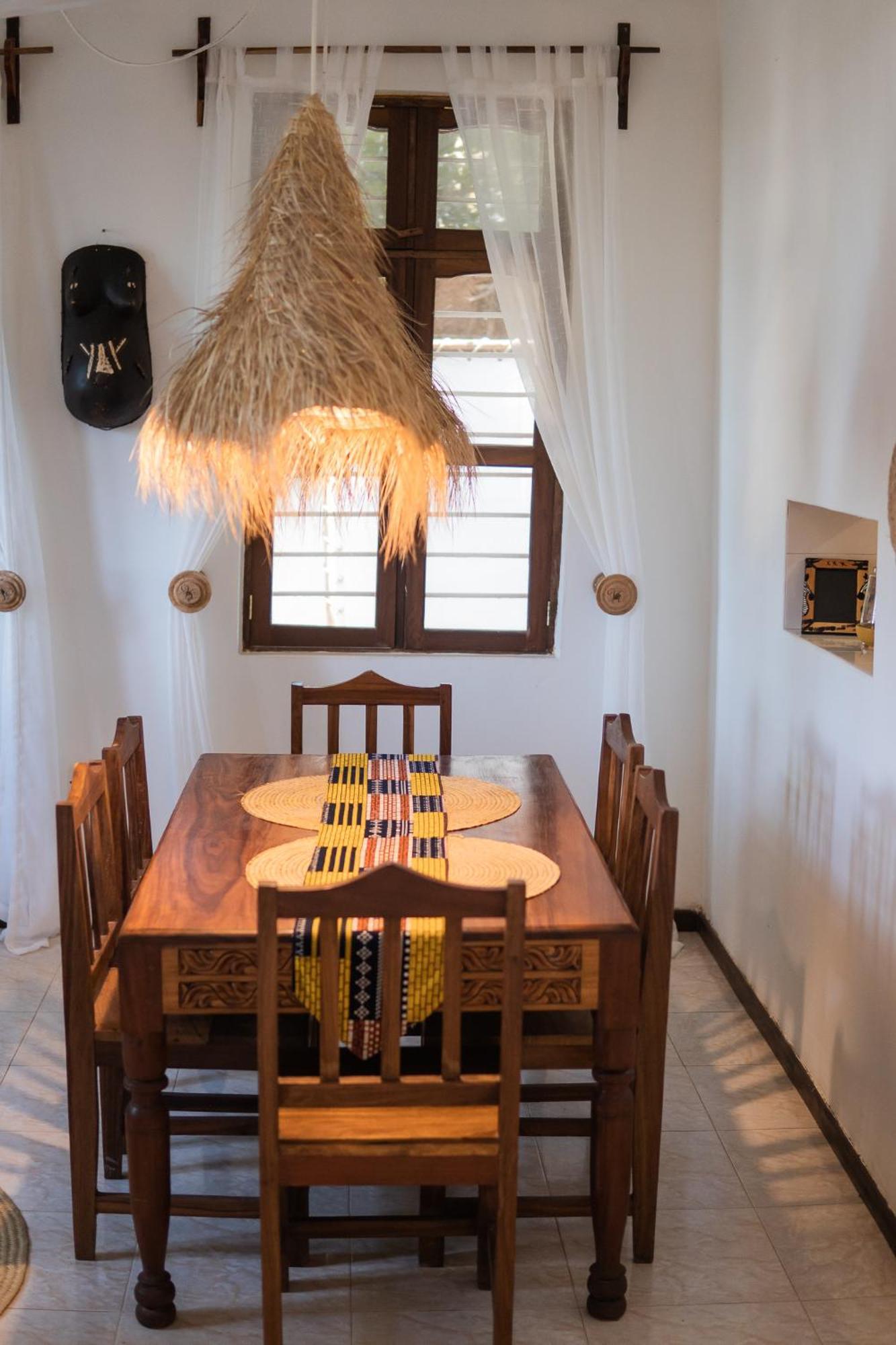 Kima Serviced Beach House & Suites 브웨주 외부 사진