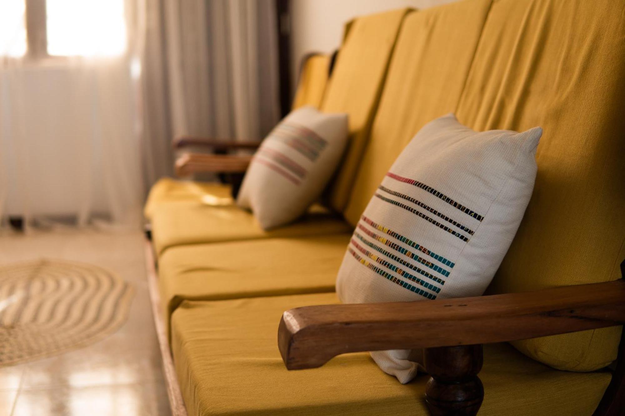 Kima Serviced Beach House & Suites 브웨주 외부 사진