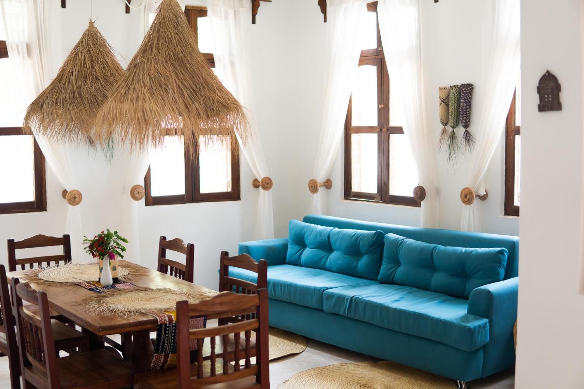 Kima Serviced Beach House & Suites 브웨주 외부 사진
