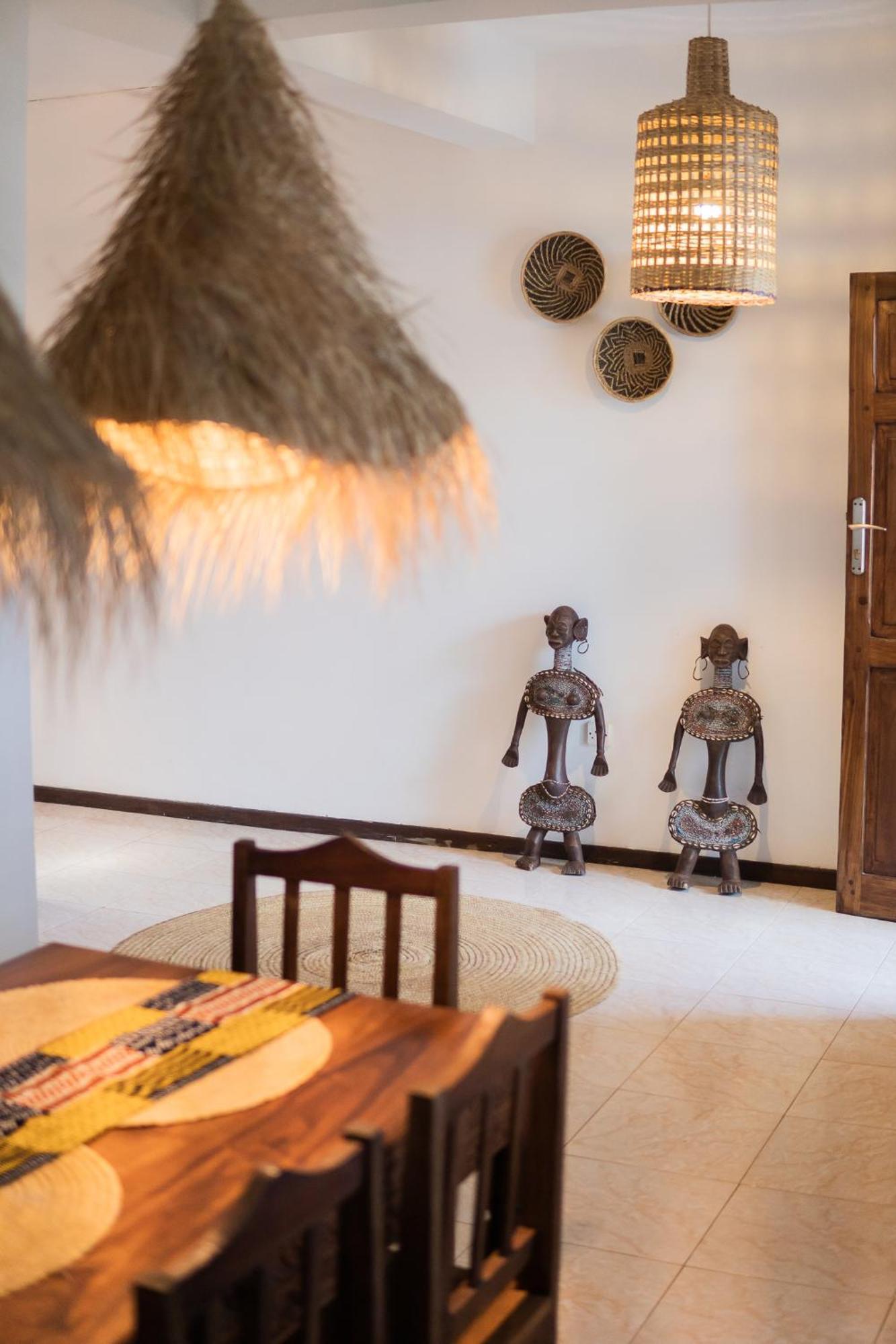 Kima Serviced Beach House & Suites 브웨주 외부 사진