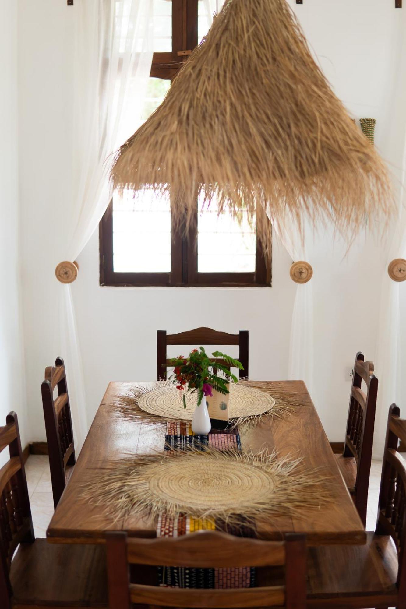 Kima Serviced Beach House & Suites 브웨주 외부 사진