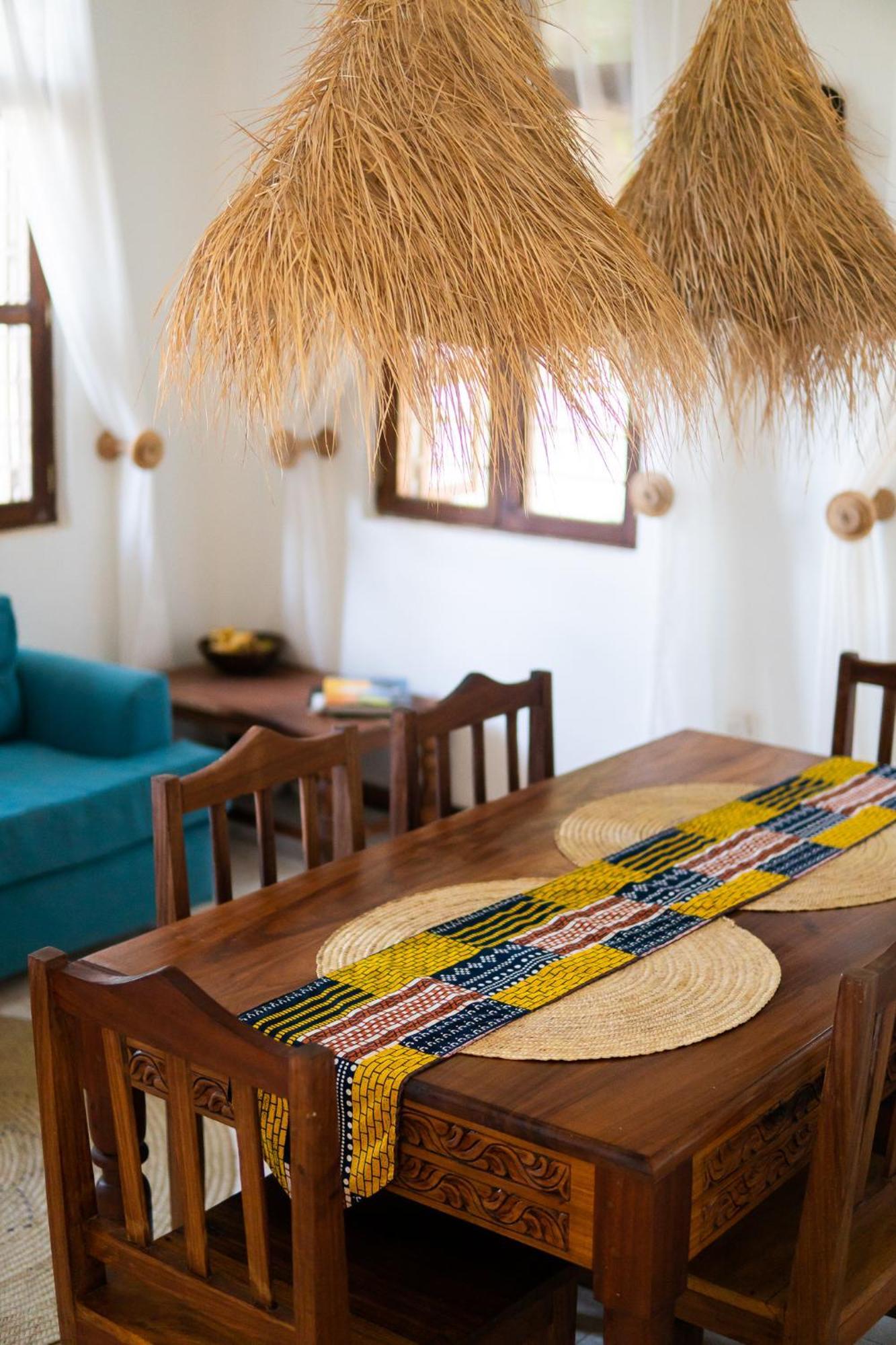 Kima Serviced Beach House & Suites 브웨주 외부 사진