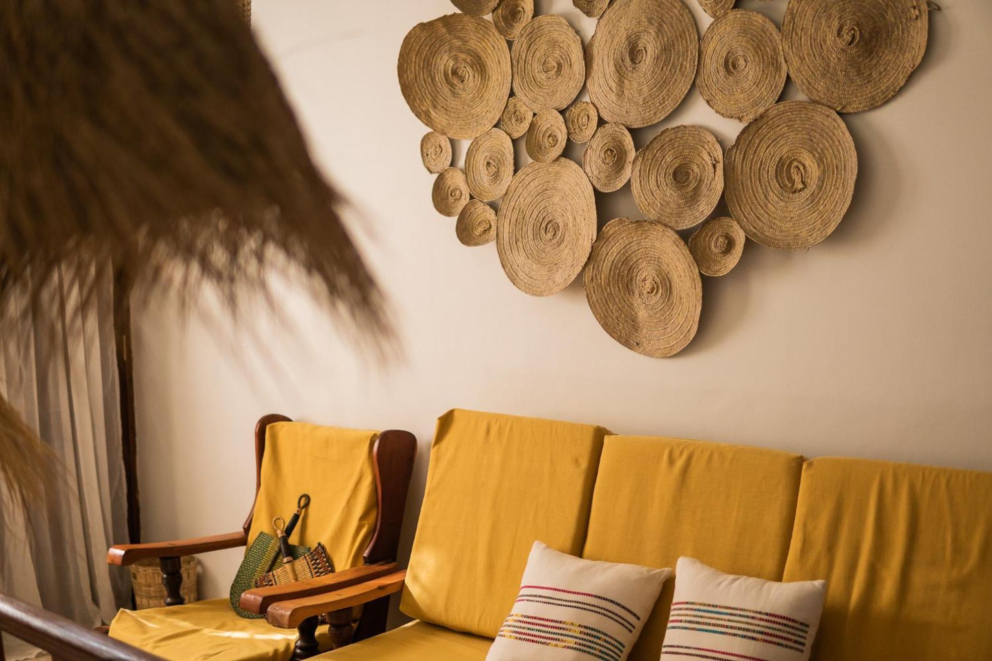 Kima Serviced Beach House & Suites 브웨주 외부 사진