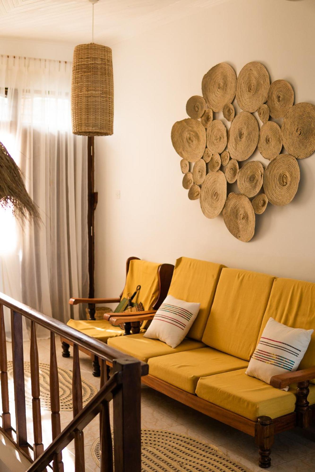 Kima Serviced Beach House & Suites 브웨주 외부 사진